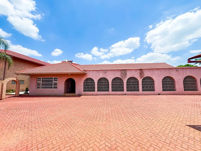5-Bedroom House for Sale in Belvedere