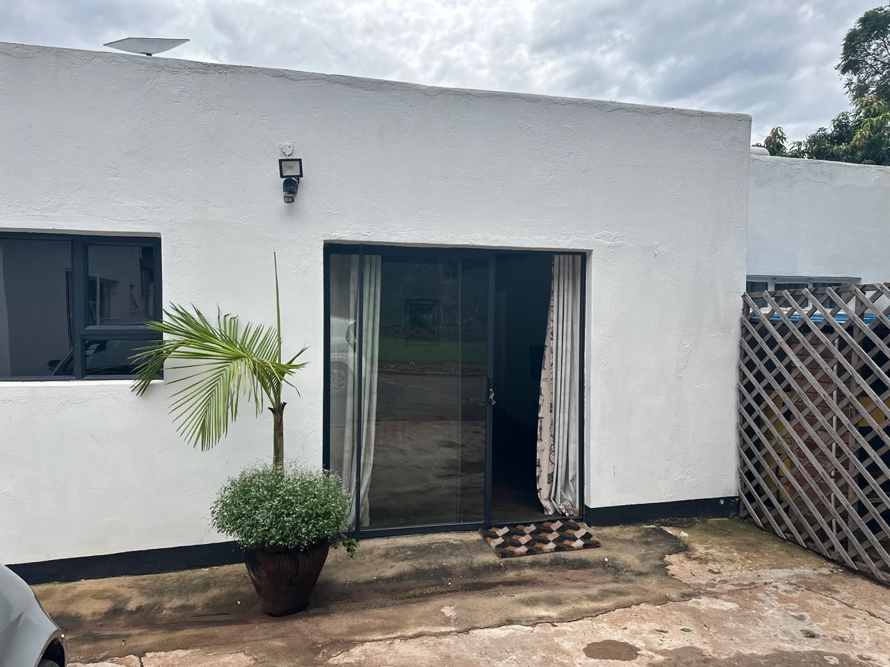 Charming Fully Furnished Studio Cottage in Greendale $650