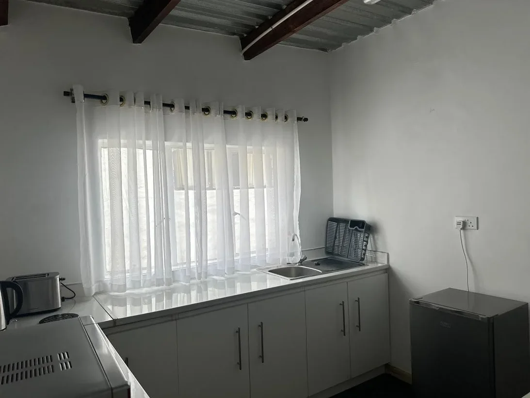 Charming Fully Furnished Studio Cottage in Greendale $650