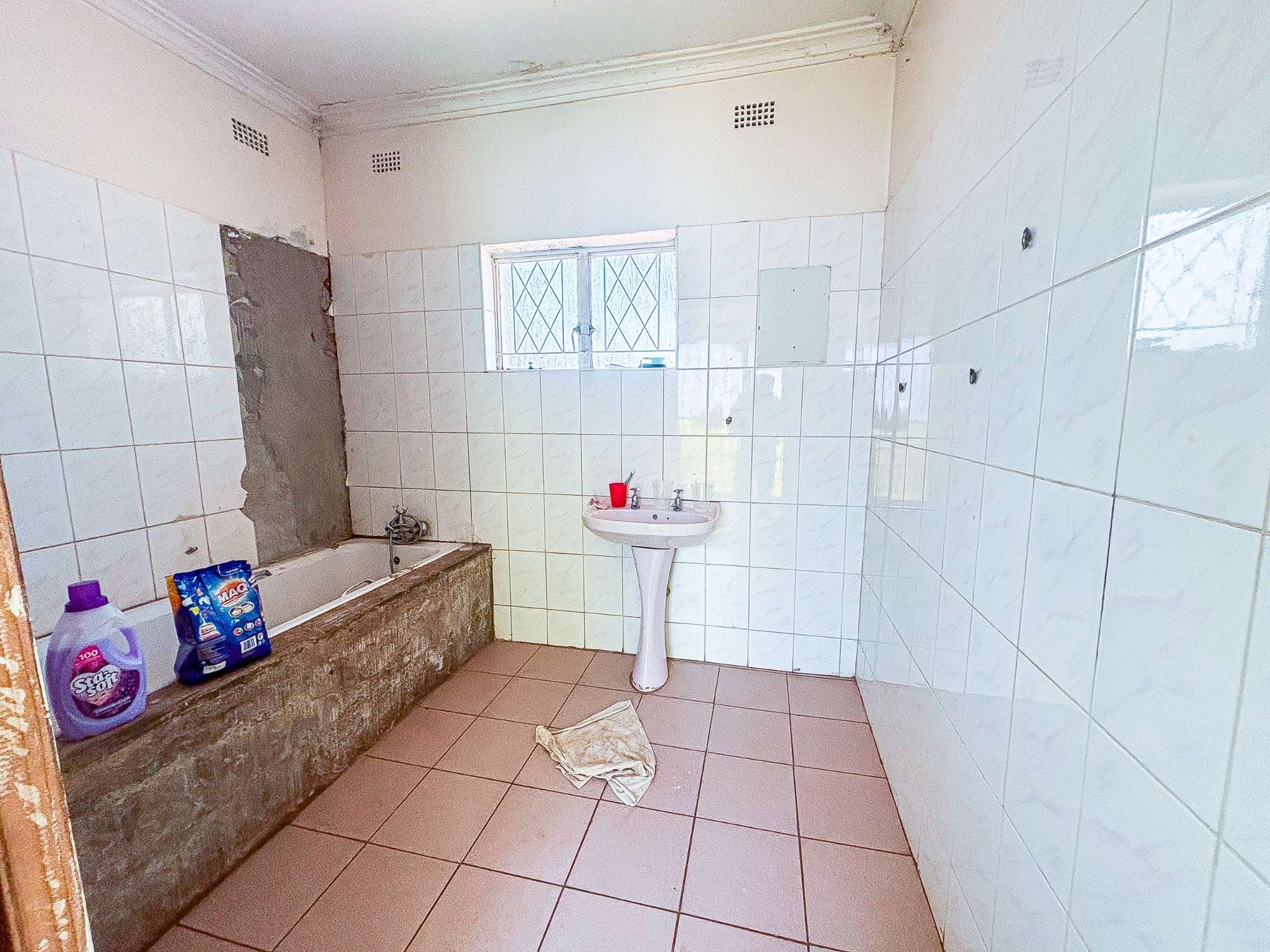 For Sale 3-bed Double Story In Chicago, Kwekwe