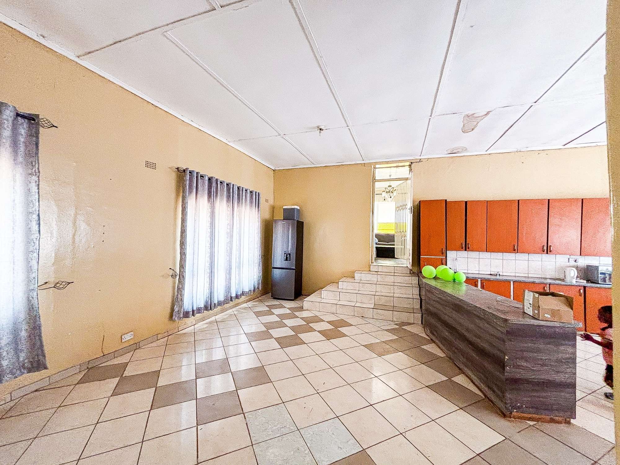 For Sale 3-bed Double Story In Chicago, Kwekwe