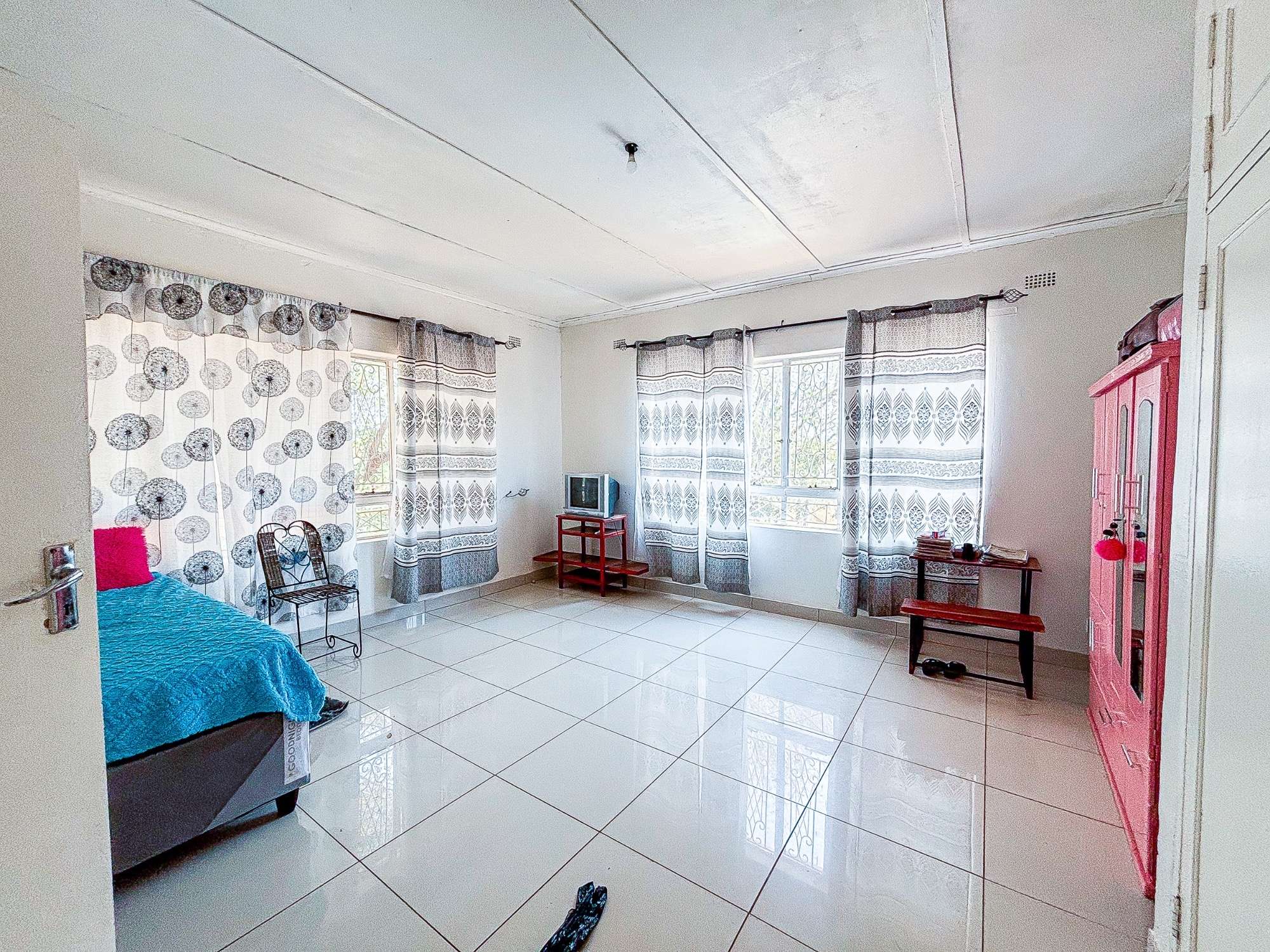 For Sale 3-bed Double Story In Chicago, Kwekwe