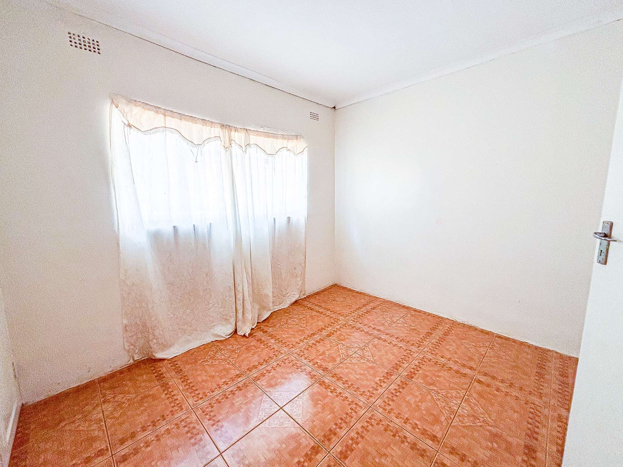For Sale 3-bed Double Story In Chicago, Kwekwe
