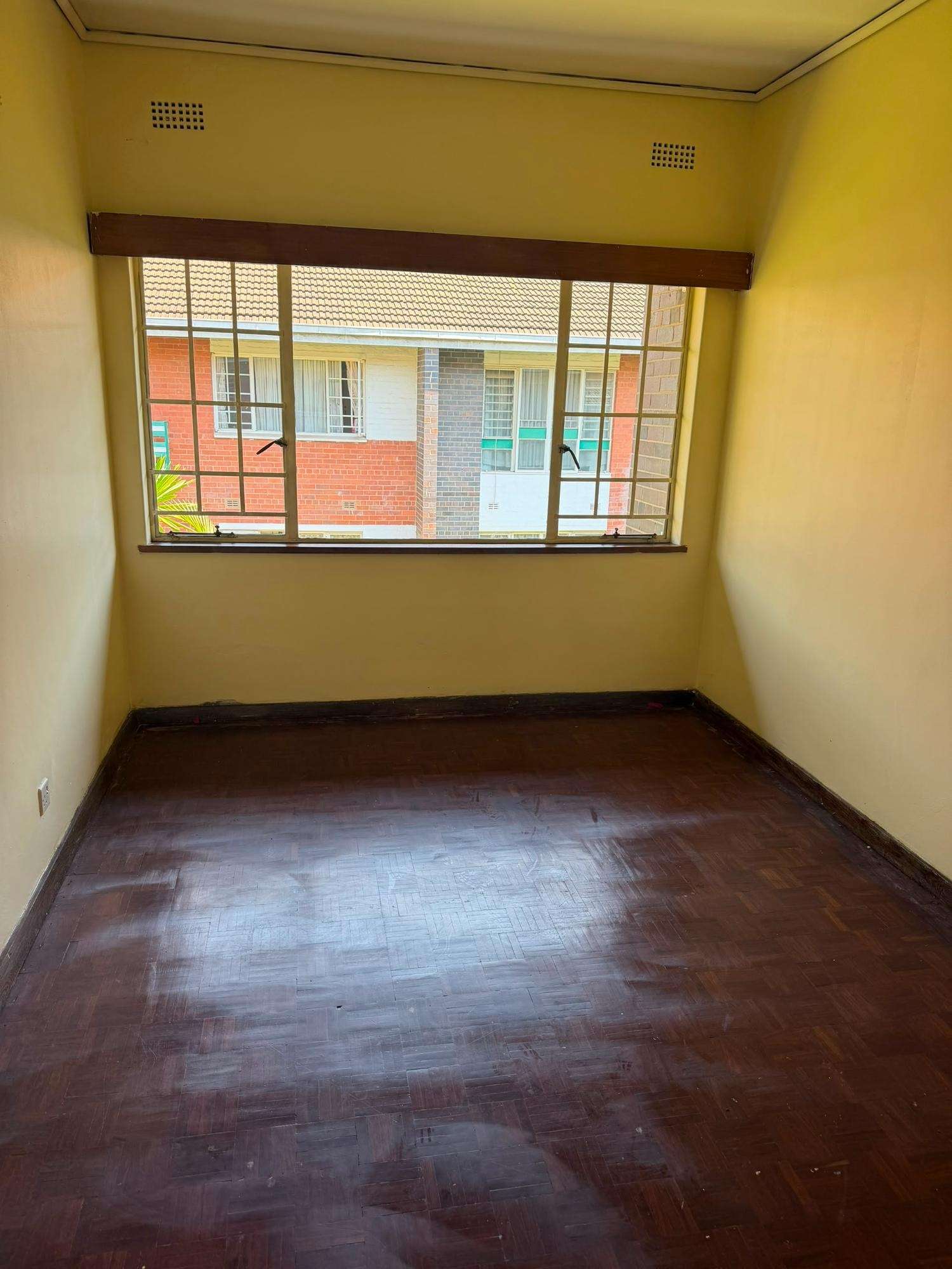 Conveniently Placed 3 Bed 2 Bath Townhouse