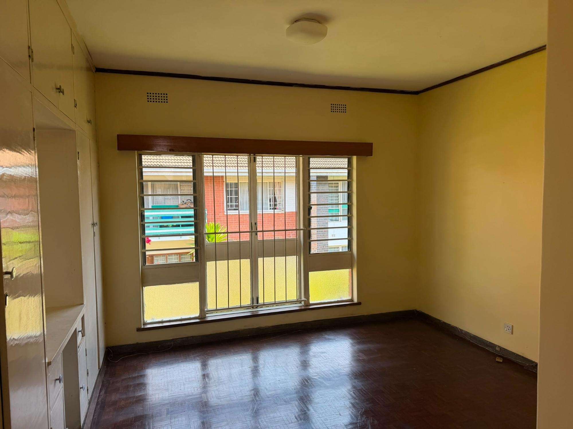 Conveniently Placed 3 Bed 2 Bath Townhouse