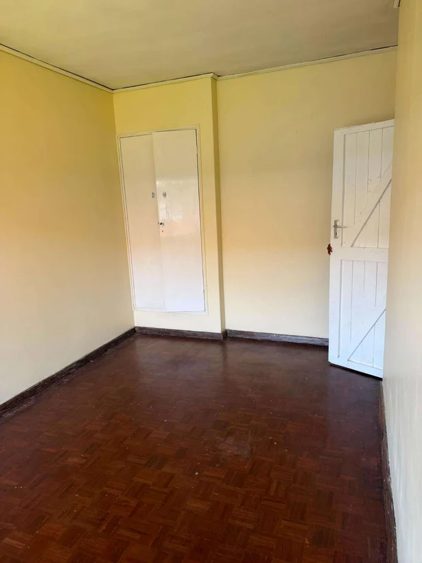 Conveniently Placed 3 Bed 2 Bath Townhouse