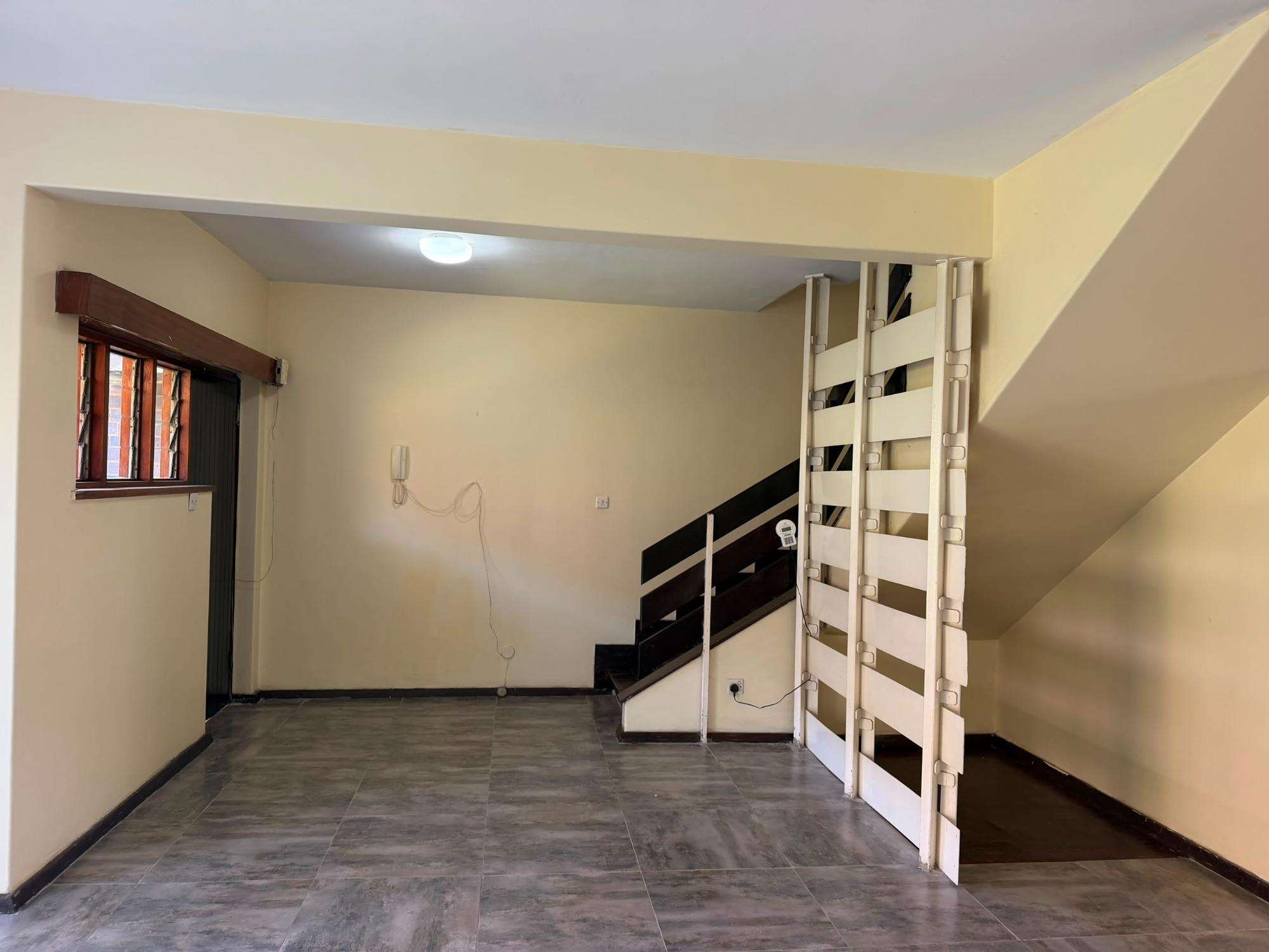 Conveniently Placed 3 Bed 2 Bath Townhouse