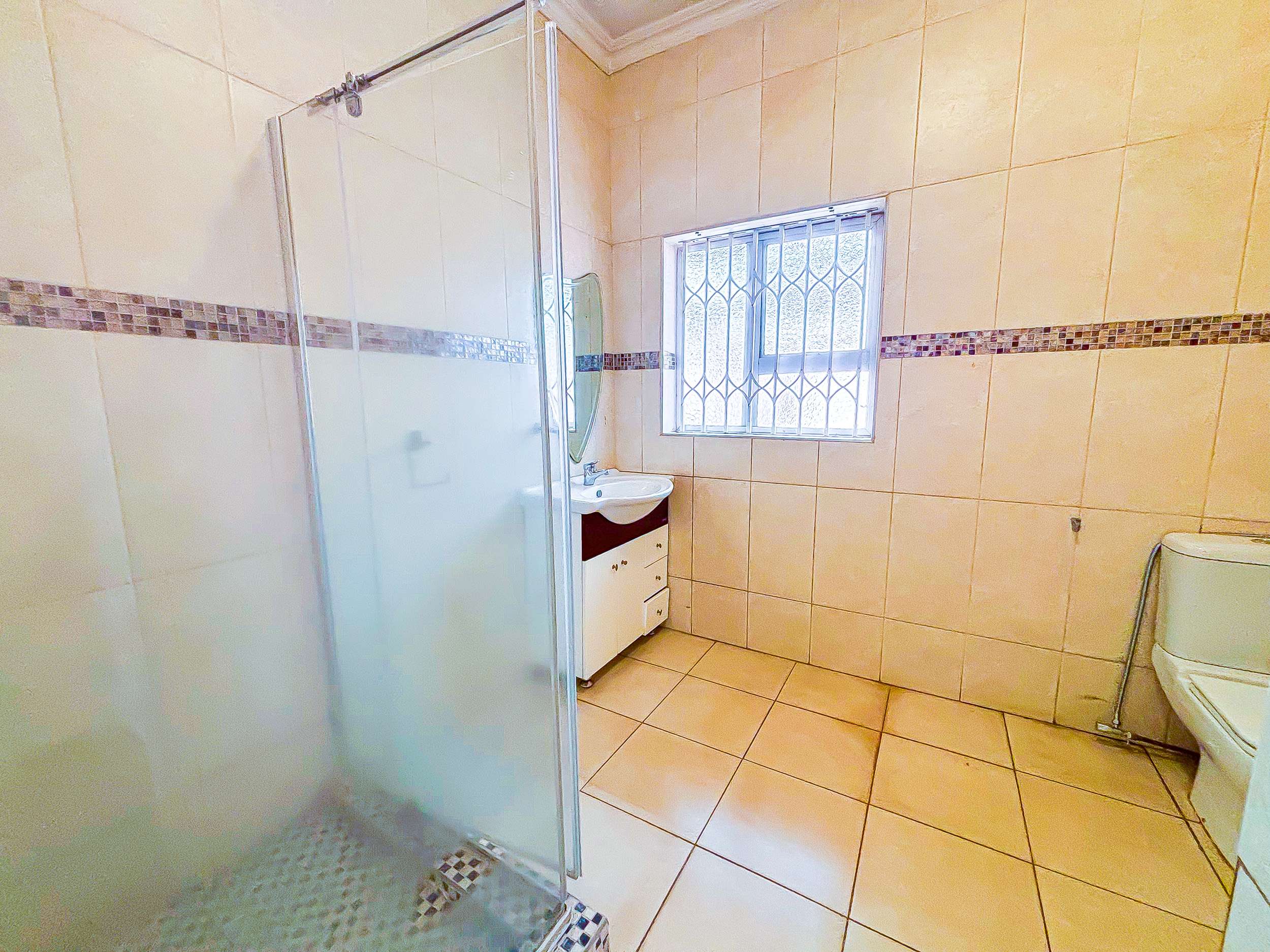 5-Bedroom House for Sale in Belvedere