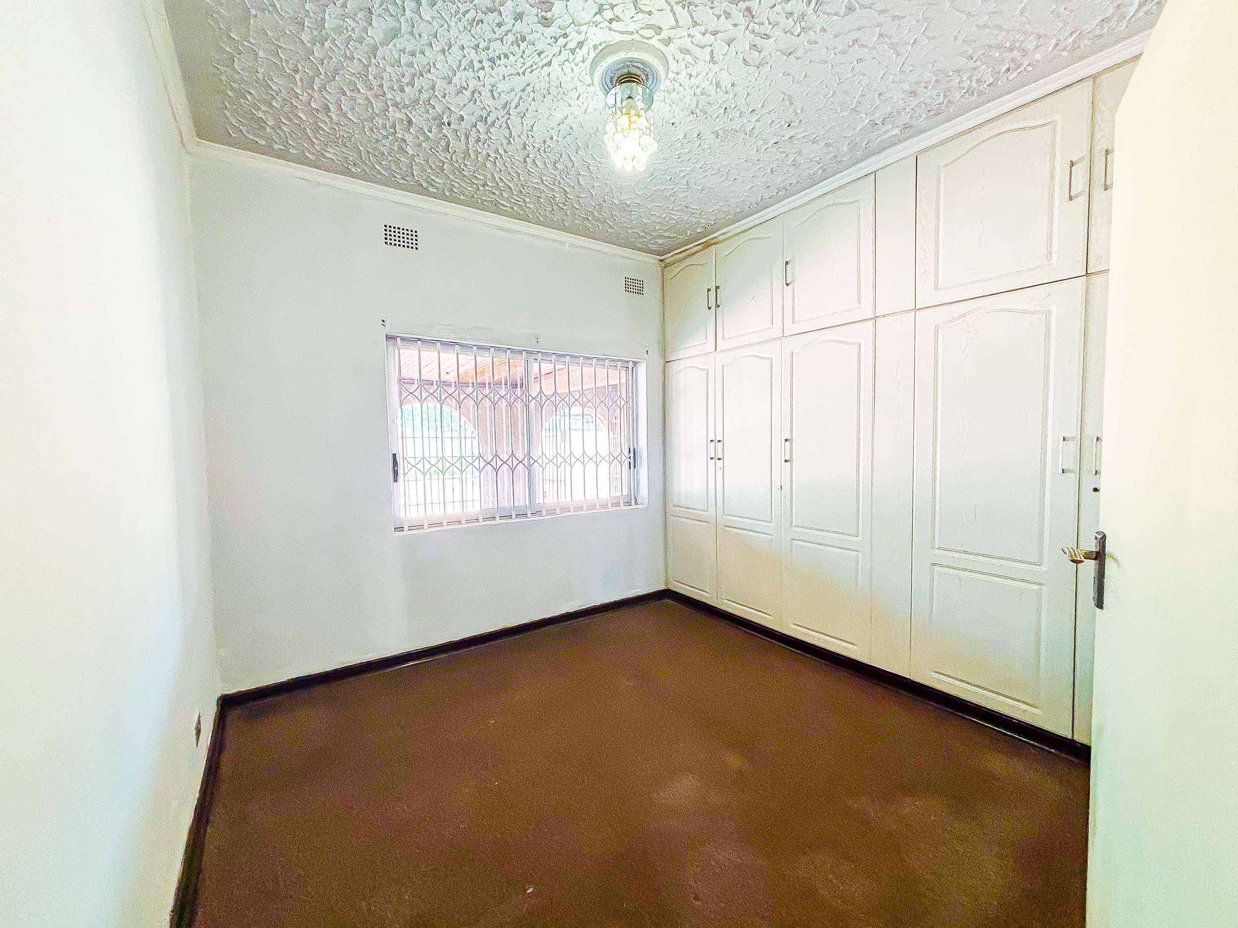5-Bedroom House for Sale in Belvedere