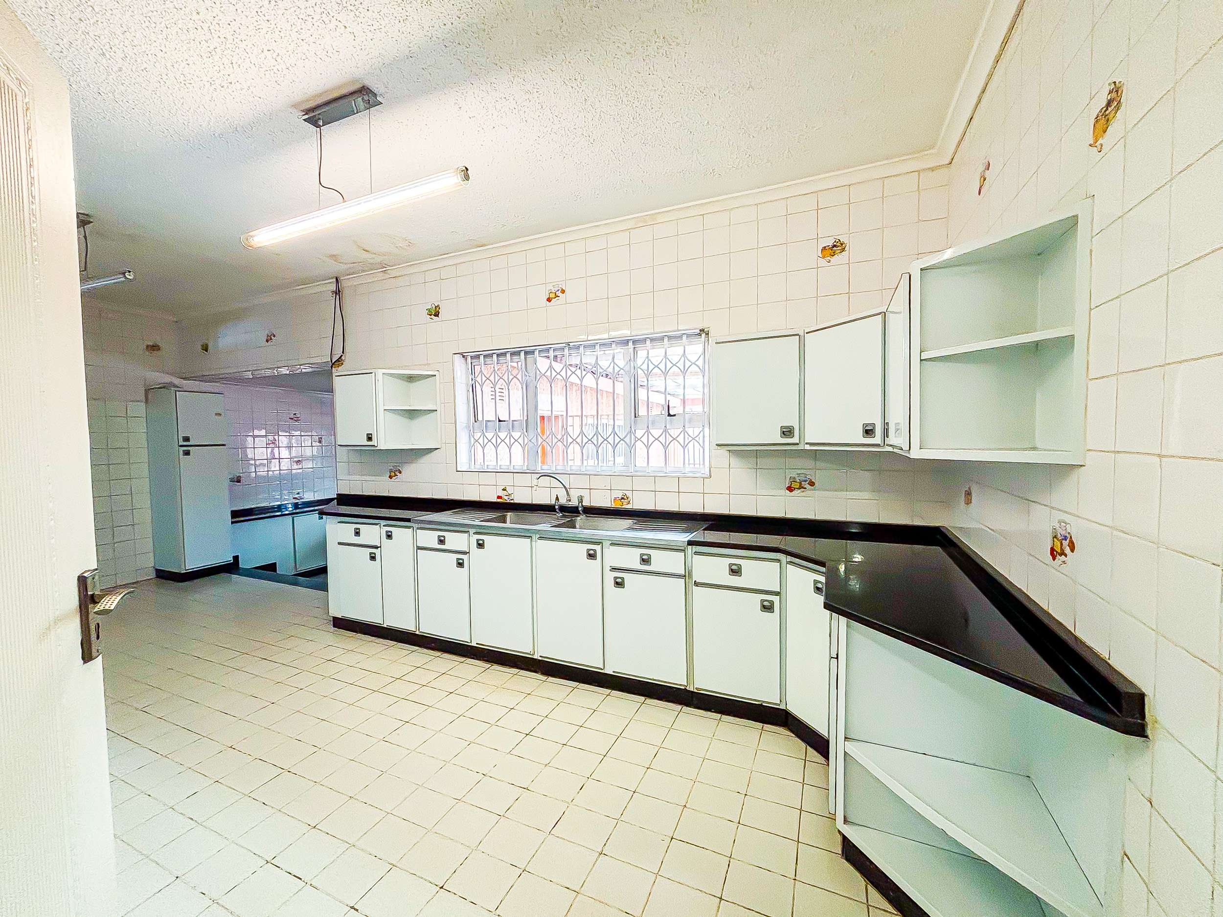 5-Bedroom House for Sale in Belvedere