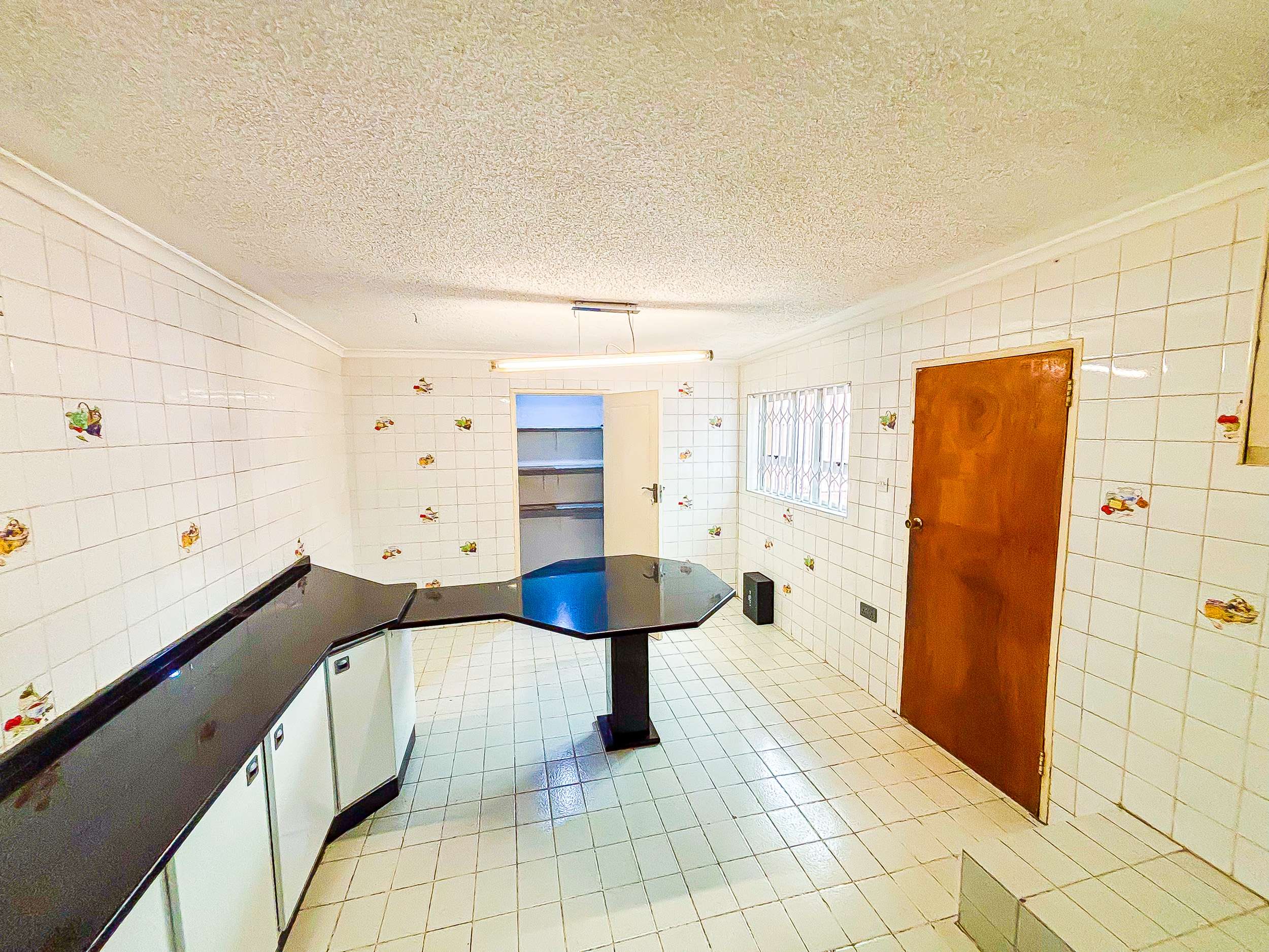 5-Bedroom House for Sale in Belvedere