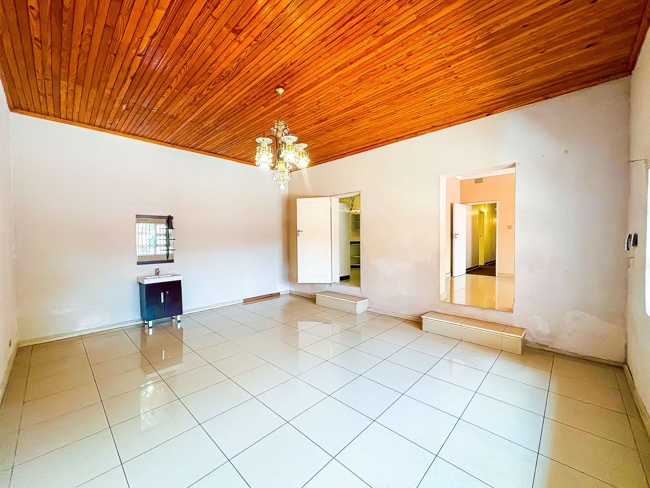 5-Bedroom House for Sale in Belvedere