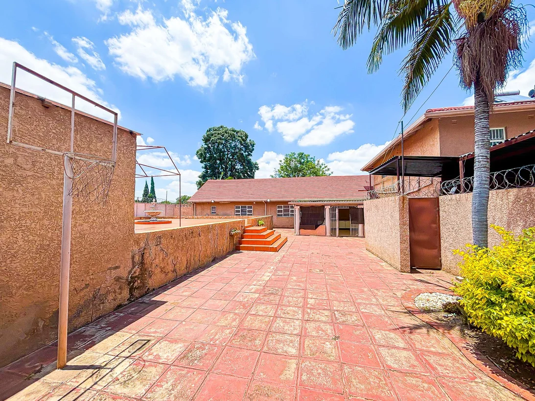 5-Bedroom House for Sale in Belvedere