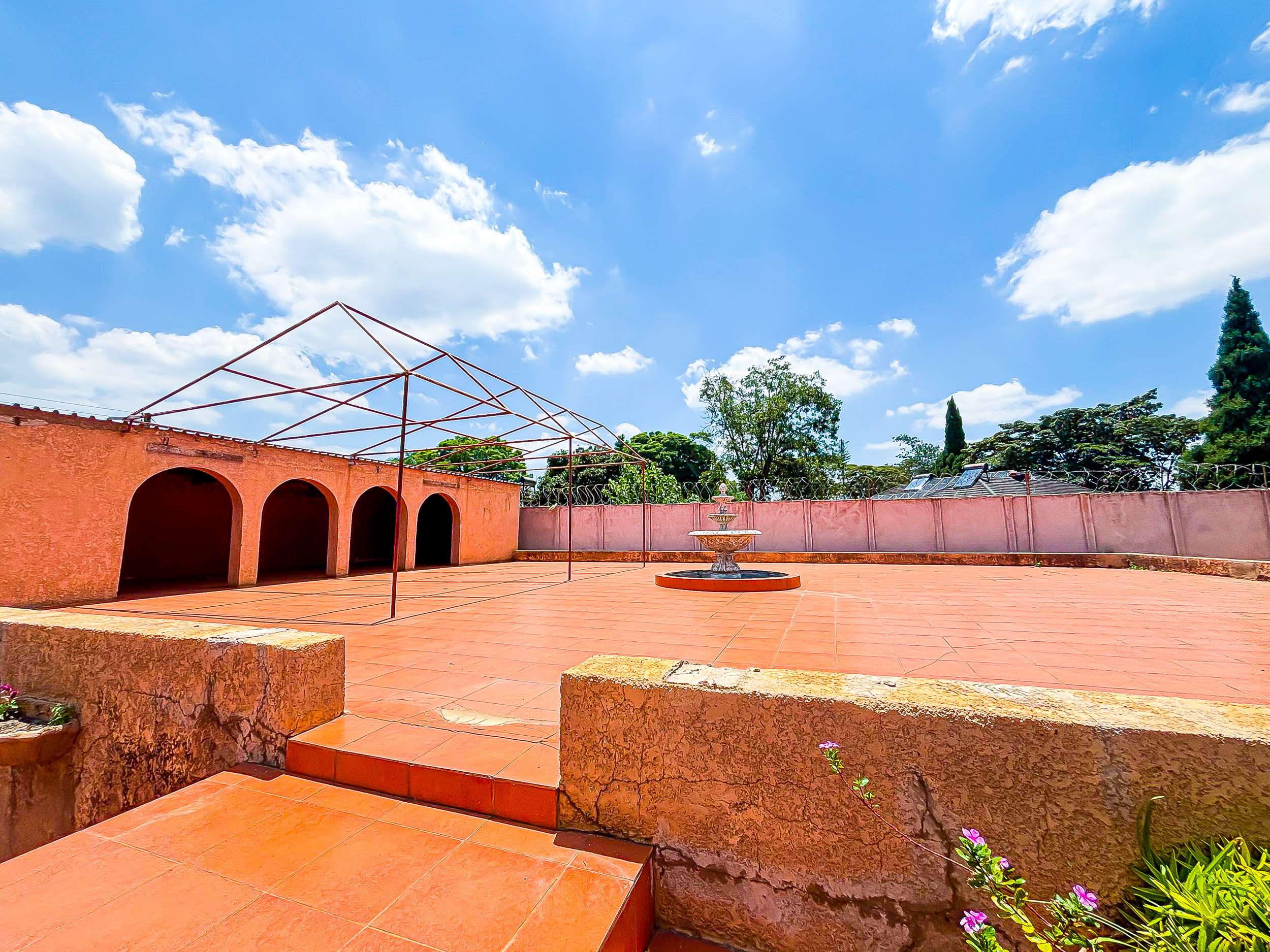 5-Bedroom House for Sale in Belvedere