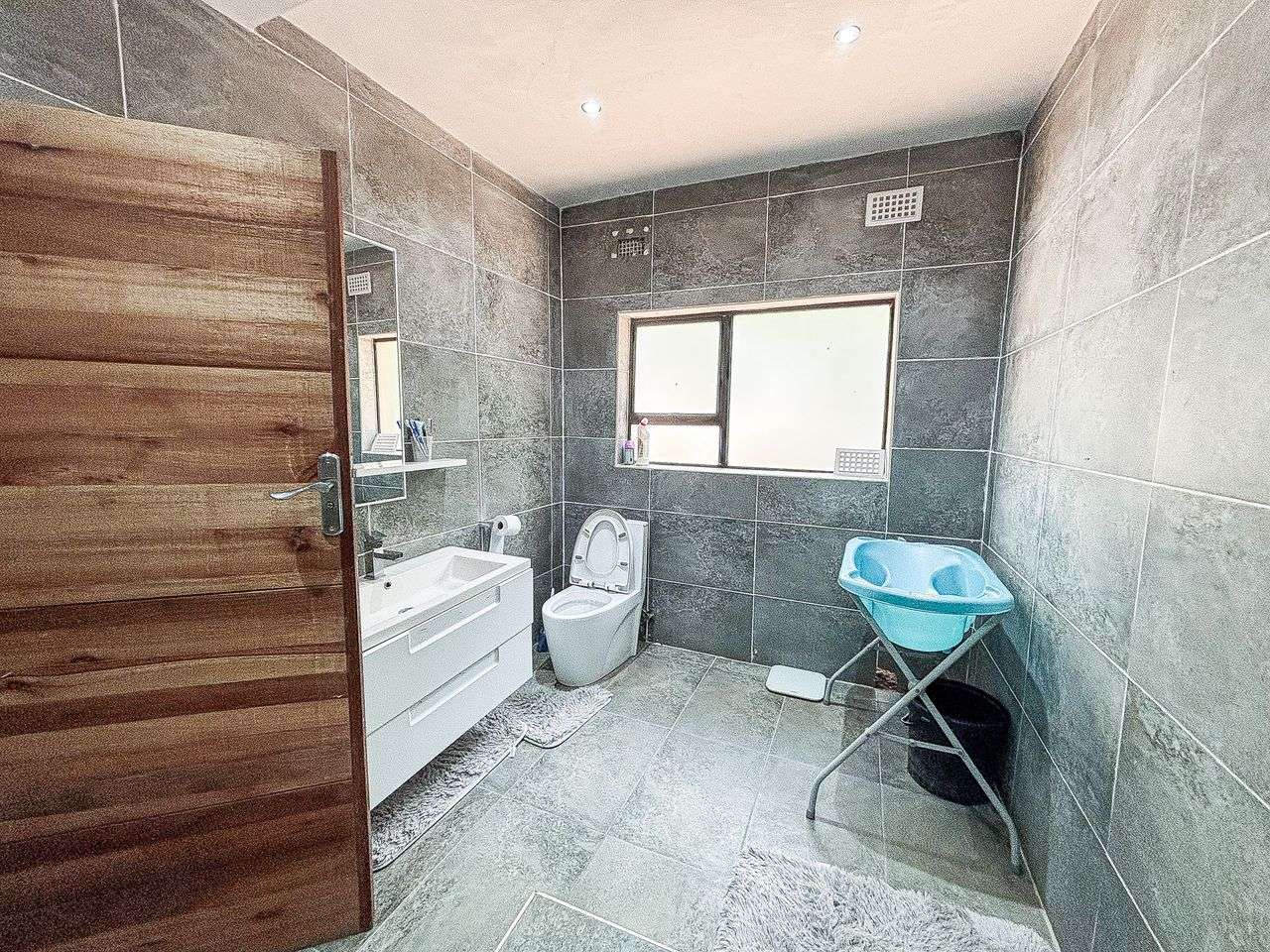 Finish To Your Own Taste 6 Bed House In Riverside