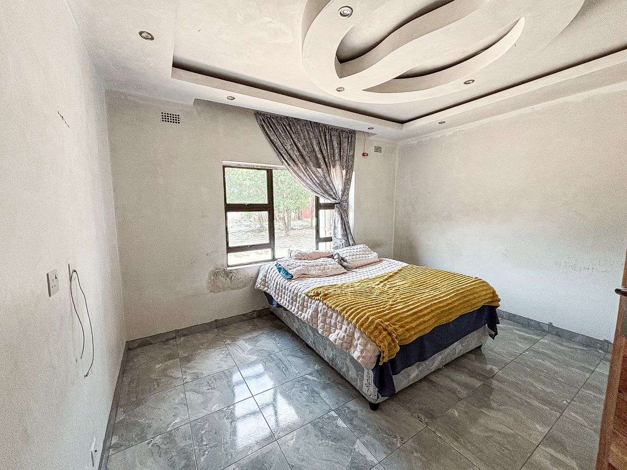 Finish To Your Own Taste 6 Bed House In Riverside