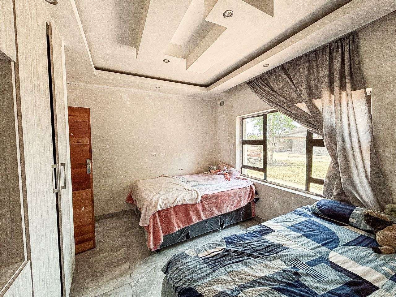 Finish To Your Own Taste 6 Bed House In Riverside