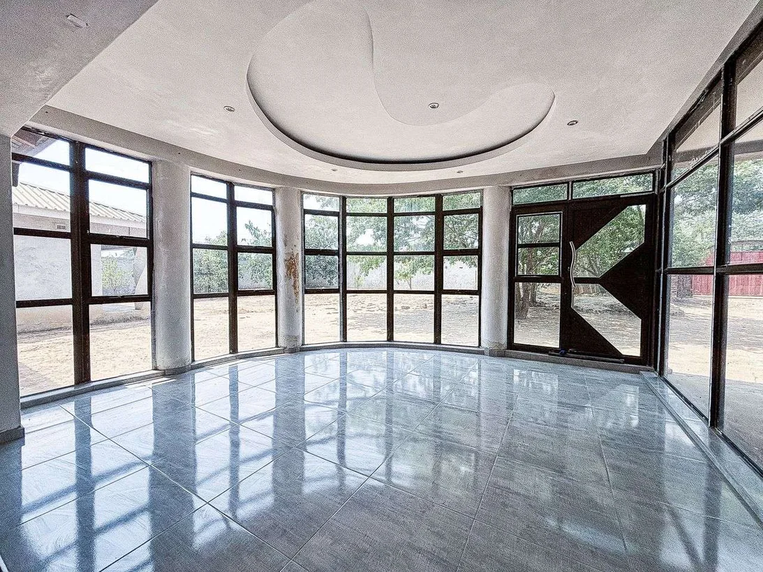 Finish To Your Own Taste 6 Bed House In Riverside