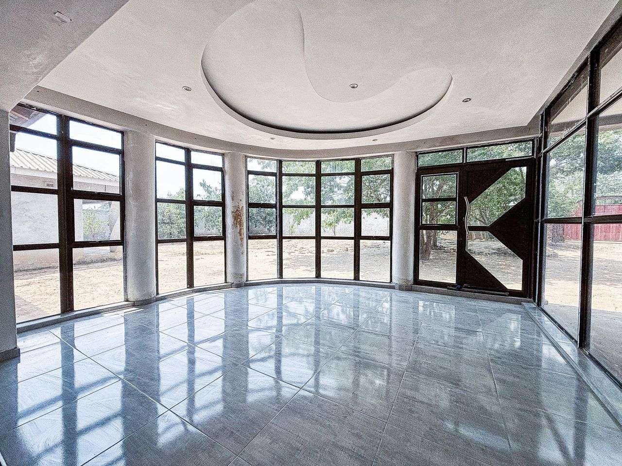 Finish To Your Own Taste 6 Bed House In Riverside