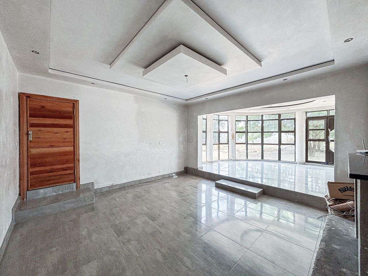 Finish To Your Own Taste 6 Bed House In Riverside