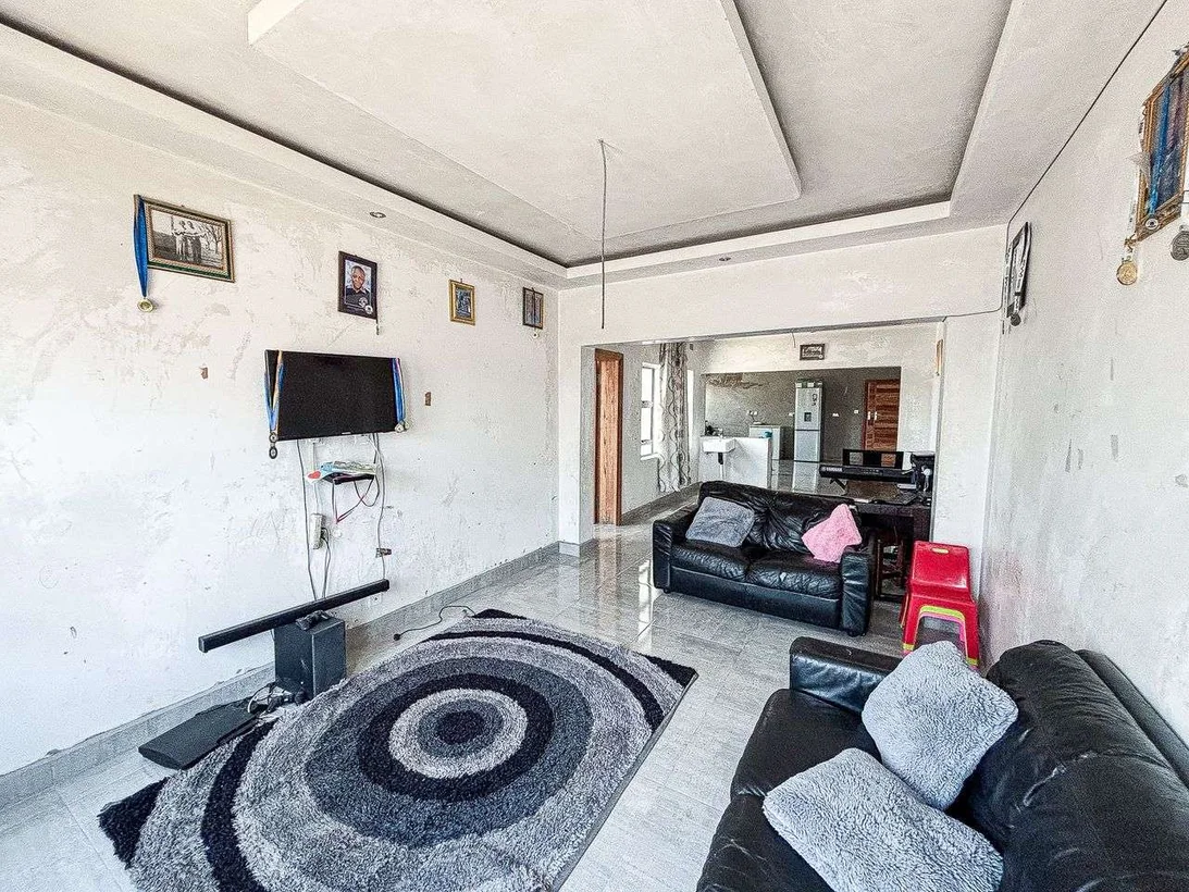 Finish To Your Own Taste 6 Bed House In Riverside