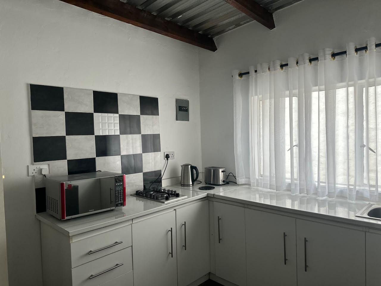 Charming Fully Furnished Studio Cottage in Greendale $650
